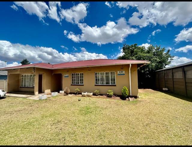3 BEDROOM HOUSE FOR SALE IN VANDERBIJLPARK CW 5
